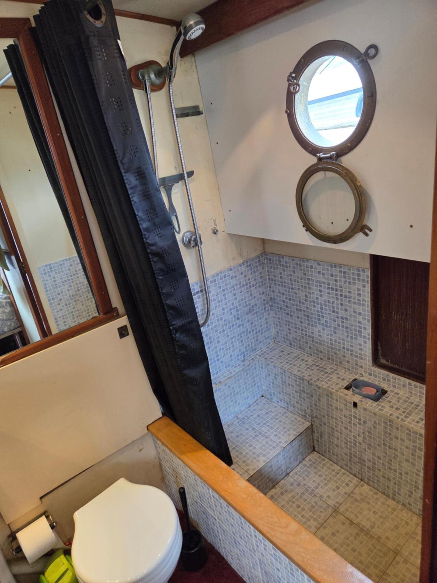 Bateau De Legende Bateau-hôtel